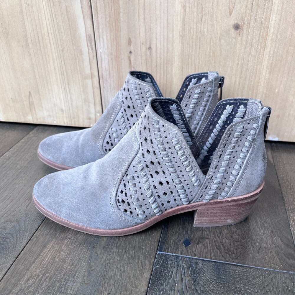 Vince Camuto Prasata Booties Size 6 Taupe Laser Cut Suede Leather Ankle Boots - Picture 4 of 7
